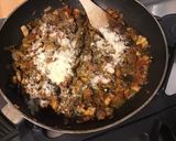 Une image de l'étape 8 de Champignons monstres farcis (oignon de roscoff,salicornes,sauce tomate maison,épices).