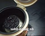 Foto langkah ke 6 dari resep Oreo Lava Cake Cuma 2 Bahan Masak di Rice Cooker no egg no oven.