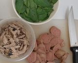 Foto langkah ke 2 dari resep Tumis Tongkol Telur Sosis.