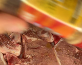 Foto del paso 1 de la receta: Chuletas de cerdo al Oporto con albahaca