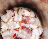 Hình bước làm 1 của món Thịt ba chỉ kho trứng cút coca