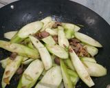 Hình bước làm 5 của món Mề gà xào mướp giá