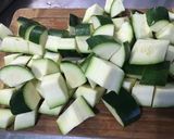 Une image de l'étape 4 de Pommes de terre et courgettes au bouillon de chapon.