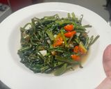 Foto langkah ke 4 dari resep Tumis Kangkung Pedas.