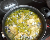 Foto del paso 4 de la receta: Merluza en salsa verde con coquinas y papas cocidas