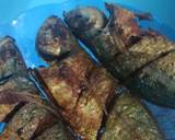 Ikan selar goreng bumbu marinasi langkah memasak 4 foto