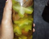 Foto langkah ke 4 dari resep Infused Water Belimbing & Kurma.