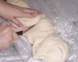 A picture of step 9 of Chicken flower buns recipe.