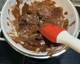 Foto del paso 1 de la receta: Bizcocho de chocolate para el cumple 101 de La Bis 👶🏼👵🏼
