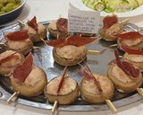 Foto del paso 5 de la receta: Pintxo de Champiñon en escabeche con batida de jamón y crujiente de Paleta ibérica