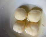 Foto langkah ke 5 dari resep Bolabola kentang mozzarela.