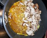 Foto del paso 3 de la receta Raviolis fresco de carne en salsa de puerro, champiñones y huevo de codorniz