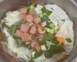Foto langkah ke 3 dari resep Sayur sop sosis.