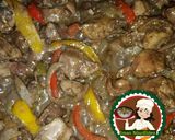 صورة لخطوة 2 من وصفة كبدة الفراخ بدبس الرمان 🍲