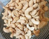 Foto langkah ke 5 dari resep Kacang Mede Goreng Gurih.