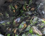 A picture of step 6 of Mussels for quick lunch (w/ white wine, chilli + parsley).