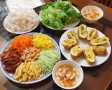 Hình bước làm 4 của món Bún cuốn ăn cùng bánh mỳ nướng bơ hành