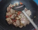 รูปขั้นตอนการทำที่ 3 ของ ผัดกะเพราหมูชิ้น