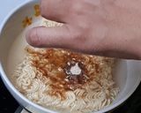 รูปขั้นตอนการทำที่ 2 ของ บะหมี่กิมจิชีส