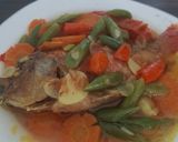 Foto langkah ke 6 dari resep Asem-Asem Ikan Nila dan Sayuran.