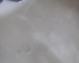 A picture of step 1 of Strawberry shake.