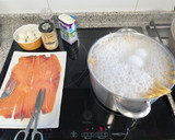 Foto del paso 2 de la receta: Espaguetis con salmón ahumado y huevos de codorniz