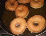 A picture of step 4 of Ring Doughnuts.
