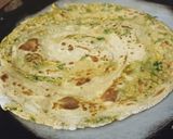 A picture of step 4 of Lasuni paratha.