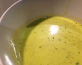 Foto del paso 5 de la receta: Merluza a la marinera al azafrán con almejas y gulas
