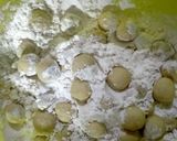 Foto langkah ke 3 dari resep Kulit siomey ala Uti Tawan.