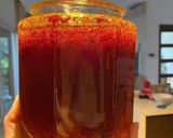 Hình bước làm 2 của món Nhuỵ Hoa Nghệ Tây Ngâm Mật Ong