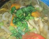 Foto langkah ke 6 dari resep Sup ayam sawi putih.