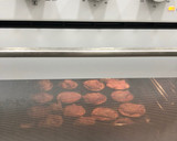 Foto del paso 5 de la receta: Mini pizzas de berenjena y lomo de cerdo