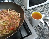 Foto del paso 6 de la receta: Arroz con azafrán y calamares