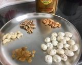 A picture of step 1 of Masala Doodh.