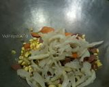 Foto langkah ke 4 dari resep Sup Jamur Sayuran dengan Kuah Susu.
