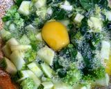 Foto del paso 1 de la receta: Torta de huevo con calabaza, espinaca y brócoli.