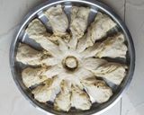 A picture of step 4 of Sunflower bread with Cream cheese and Potato stuffing.