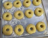 Foto langkah ke 5 dari resep Donut Kentang Empuk Lembut White Ring.