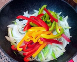 Foto del paso 4 de la receta: Fideos soba en salsa de ostras con langostinos y curry madrás