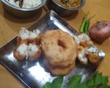 A picture of step 4 of मेदू वडा.