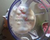 A picture of step 5 of Splash milkshake.