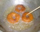 A picture of step 6 of Banana Doughnuts.