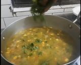 A picture of step 5 of Lemon Coriander Vegetable Soup.
