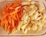 A picture of step 2 of Bamboo shoot rice.