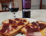 Foto del paso 11 de la receta: Pan Tostado con All-i-oli y Jamón
