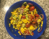 Foto del paso 2 de la receta: Pollo con ensalada agridulce de choclo, palta, tomate cherry
