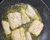Foto del paso 2 de la receta: Pescadilla al Vino blanco