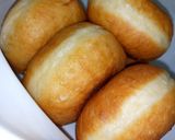 A picture of step 5 of Jam filled doughnuts.