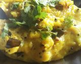 A picture of step 3 of Tandlachi Ukhad(rice flour upma).